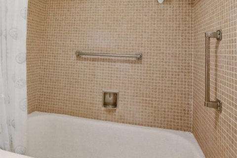 Condo in Deerfield Beach, Florida, 1 bedroom № 2246227 - photo 18