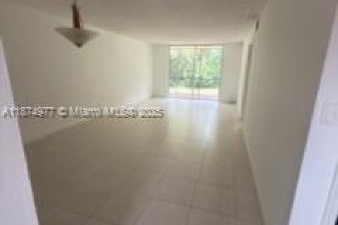 Купить кондоминиум в Пемброк-Пайнс, Флорида 2 спальни, 108.7м2, № 1980858 - фото 7