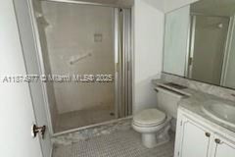 Купить кондоминиум в Пемброк-Пайнс, Флорида 2 спальни, 108.7м2, № 1980858 - фото 11