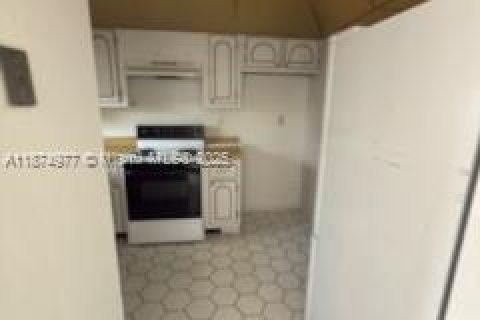 Купить кондоминиум в Пемброк-Пайнс, Флорида 2 спальни, 108.7м2, № 1980858 - фото 5