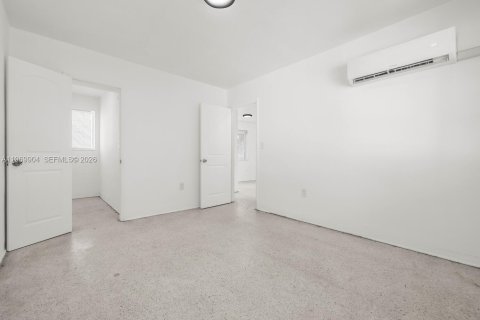 Снять в аренду квартиру в Майами, Флорида 1 спальня, 75.25м2, № 2030657 - фото 12