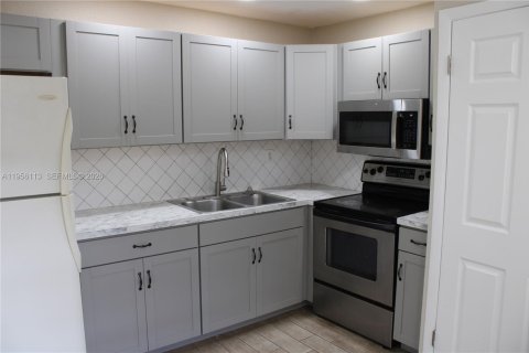 Apartment in Dania Beach, Florida 2 bedrooms, 88.91 sq.m. № 2029402