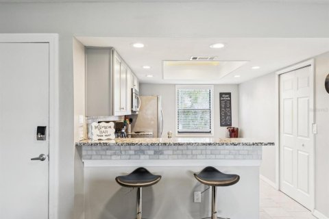 Condo in Oldsmar, Florida, 2 bedrooms  № 1793964 - photo 8