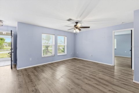 House in Englewood, Florida 2 bedrooms, 117.34 sq.m. № 2147975 - photo 8