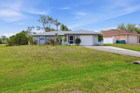 House in Englewood, Florida 2 bedrooms, 117.34 sq.m. № 2147975