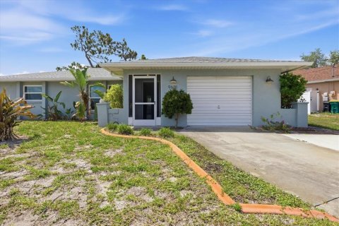 House in Englewood, Florida 2 bedrooms, 117.34 sq.m. № 2147975 - photo 2