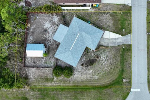 House in Englewood, Florida 2 bedrooms, 117.34 sq.m. № 2147975 - photo 4