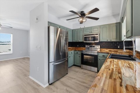 House in Englewood, Florida 2 bedrooms, 117.34 sq.m. № 2147975 - photo 12