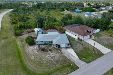 House in Englewood, Florida 2 bedrooms, 117.34 sq.m. № 2147975 - photo 3