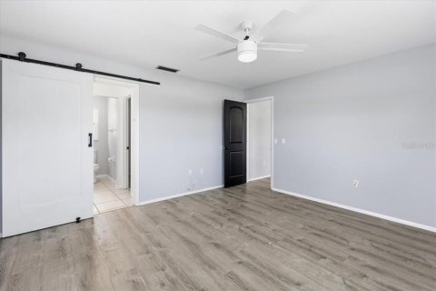 House in Englewood, Florida 2 bedrooms, 117.34 sq.m. № 2147975 - photo 16