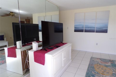 Casa en alquiler en Port Charlotte, Florida, 2 dormitorios, 107.4 m2 № 1812523 - foto 18