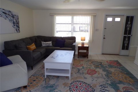 Casa en alquiler en Port Charlotte, Florida, 2 dormitorios, 107.4 m2 № 1812523 - foto 11