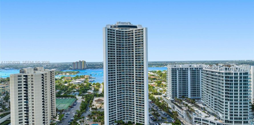 Condo in Riviera Beach, Florida, 2 bedrooms  № 2039987
