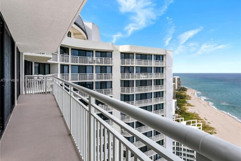 Condo in Riviera Beach, Florida, 2 bedrooms  № 2039987 - photo 16
