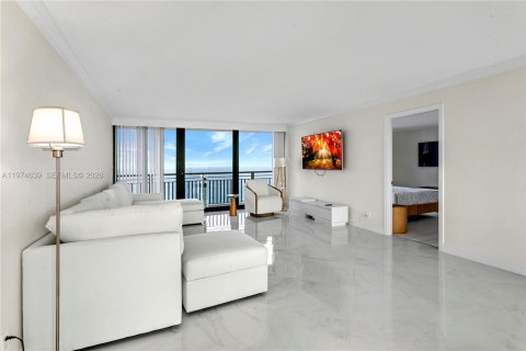 Condo in Riviera Beach, Florida, 2 bedrooms  № 2039987 - photo 4