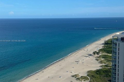 Condo in Riviera Beach, Florida, 2 bedrooms  № 2039987 - photo 17