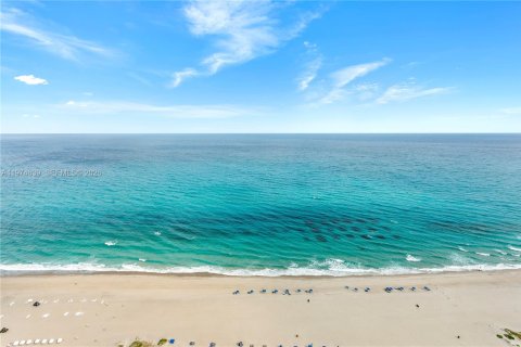 Condo in Riviera Beach, Florida, 2 bedrooms  № 2039987 - photo 15