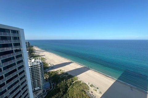 Condo in Riviera Beach, Florida, 2 bedrooms  № 2039987 - photo 18