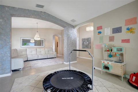 Casa en venta en Spring Hill, Florida, 4 dormitorios, 204.94 m2 № 1911353 - foto 30