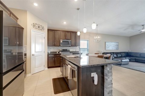 Casa en venta en Spring Hill, Florida, 4 dormitorios, 204.94 m2 № 1911353 - foto 10