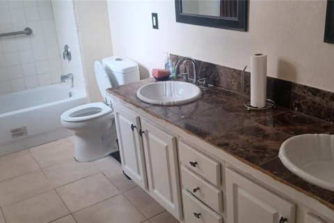Casa en venta en Saint Petersburg, Florida, 4 dormitorios, 184.13 m2 № 1745316 - foto 14