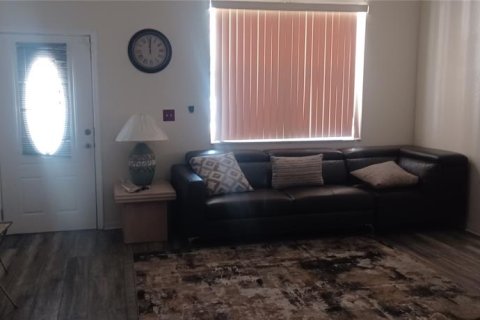 Casa en venta en Saint Petersburg, Florida, 4 dormitorios, 184.13 m2 № 1745316 - foto 6