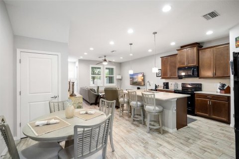 Townhouse in Tampa, Florida 3 bedrooms, 147.16 sq.m. № 1757972 - photo 5