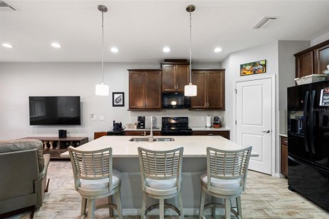 Townhouse in Tampa, Florida 3 bedrooms, 147.16 sq.m. № 1757972 - photo 6