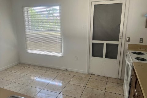 House in Kissimmee, Florida 3 bedrooms, 118.17 sq.m. № 1733483 - photo 12