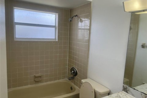 House in Kissimmee, Florida 3 bedrooms, 118.17 sq.m. № 1733483 - photo 10