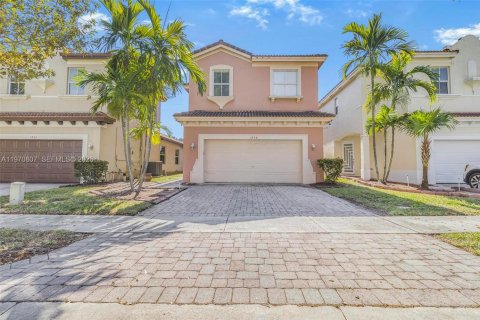 House in Homestead, Florida 3 bedrooms, 203.08 sq.m. № 2031462