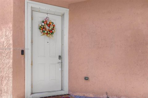 House in Homestead, Florida 3 bedrooms, 203.08 sq.m. № 2031462 - photo 6