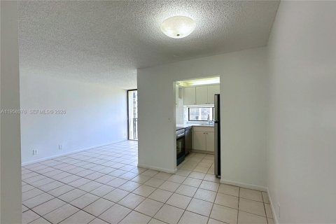 Condo in Sunny Isles Beach, Florida, 1 bedroom  № 2018039 - photo 3