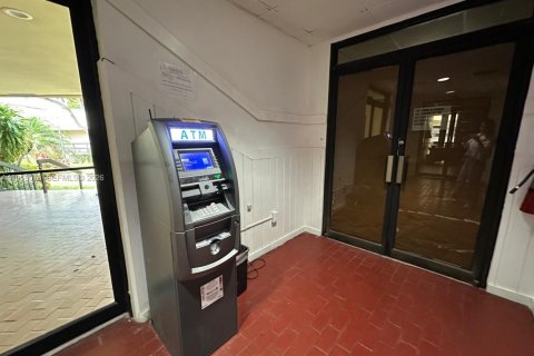 Condo in Sunny Isles Beach, Florida, 1 bedroom  № 2018039 - photo 29