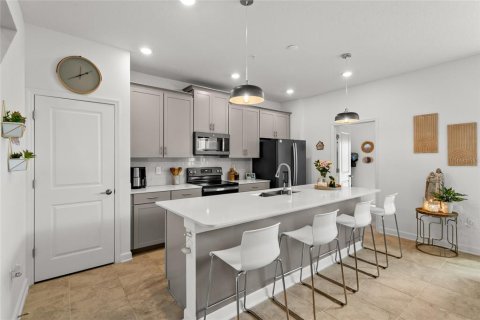 Townhouse in Orlando, Florida 4 bedrooms, 185.06 sq.m. № 1619225 - photo 9