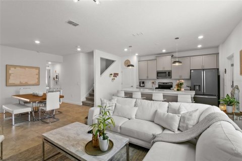 Townhouse in Orlando, Florida 4 bedrooms, 185.06 sq.m. № 1619225 - photo 12