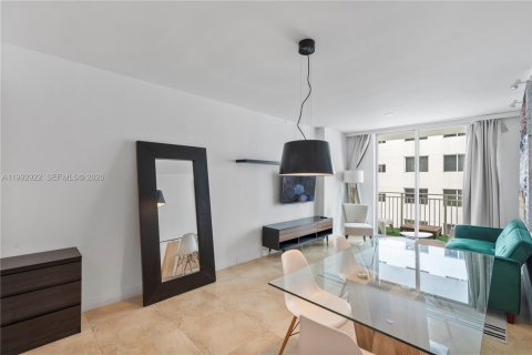 Condominio en venta en Miami, Florida, 1 dormitorio, 60.39 m2 № 2056756 - foto 3