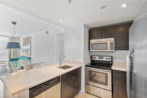 Condominio en venta en Miami, Florida, 1 dormitorio, 60.39 m2 № 2056756 - foto 10