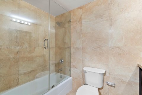 Condominio en venta en Miami, Florida, 1 dormitorio, 60.39 m2 № 2056756 - foto 14