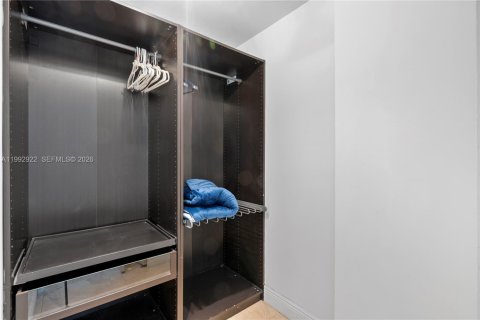 Condominio en venta en Miami, Florida, 1 dormitorio, 60.39 m2 № 2056756 - foto 12