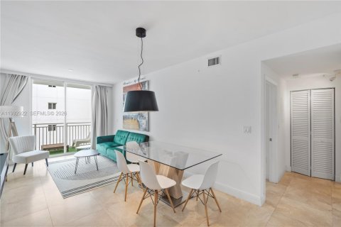 Condominio en venta en Miami, Florida, 1 dormitorio, 60.39 m2 № 2056756 - foto 1