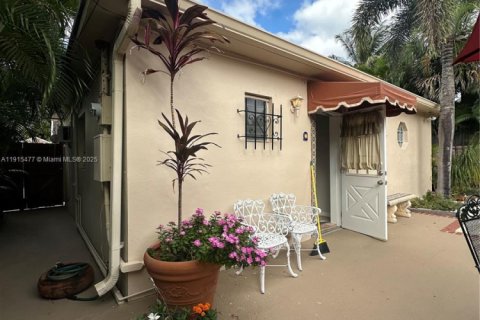 Commercial property in West Palm Beach, Florida 193.05 sq.m. № 1971616 - photo 5