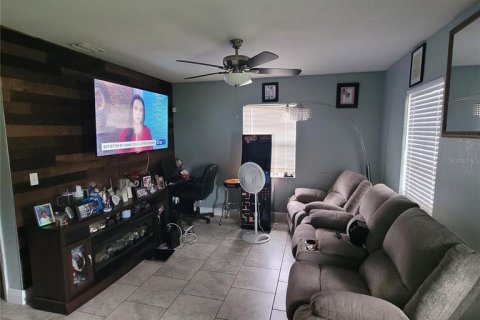 Casa en venta en Tampa, Florida, 3 dormitorios, 117.06 m2 № 1917629 - foto 3