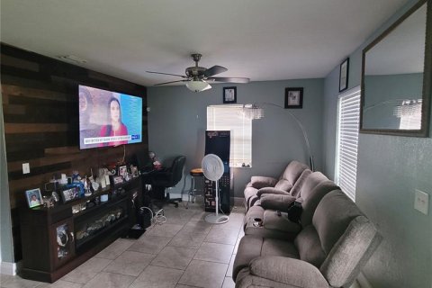 Casa en venta en Tampa, Florida, 3 dormitorios, 117.06 m2 № 1917629 - foto 2