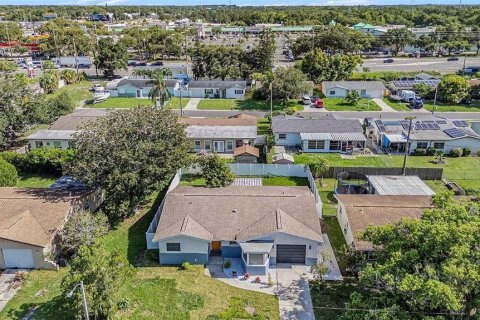 House in Clearwater, Florida 3 bedrooms, 140.75 sq.m. № 1725585 - photo 3