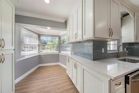 House in Clearwater, Florida 3 bedrooms, 140.75 sq.m. № 1725585 - photo 10