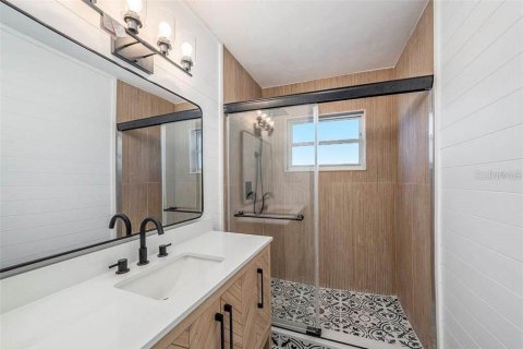 House in Clearwater, Florida 3 bedrooms, 140.75 sq.m. № 1725585 - photo 14