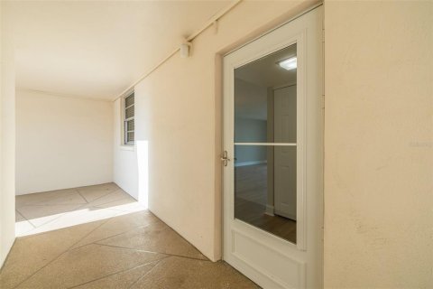 Купить кондоминиум в Сент-Питерсберг, Флорида 3 комнаты, 71.07м2, № 2228322 - фото 10