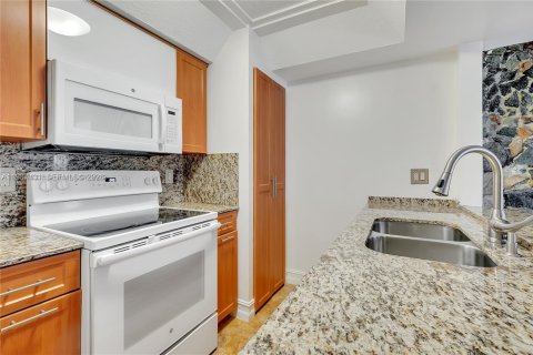 Condominio en venta en Hialeah, Florida, 3 dormitorios, 91.04 m2 № 2047805 - foto 23