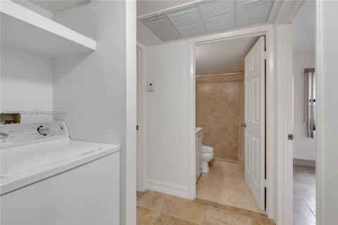 Condominio en venta en Hialeah, Florida, 3 dormitorios, 91.04 m2 № 2047805 - foto 22